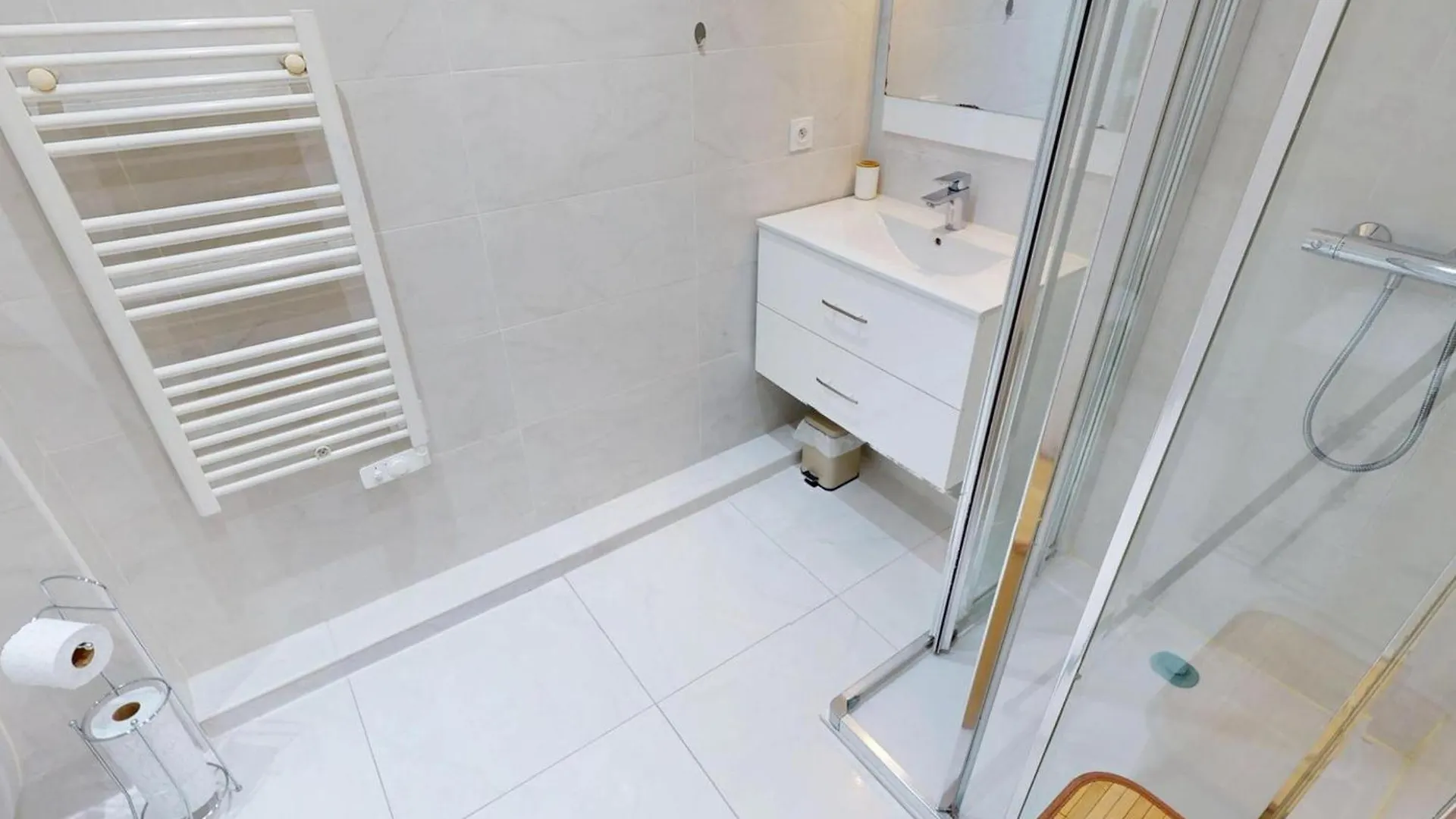 T2 Climatise Avec Balcon, Garage Et Wifi - Proche Mer Et Gare - Fr-1-196-371 Roquebrune-Cap-Martin Apartment