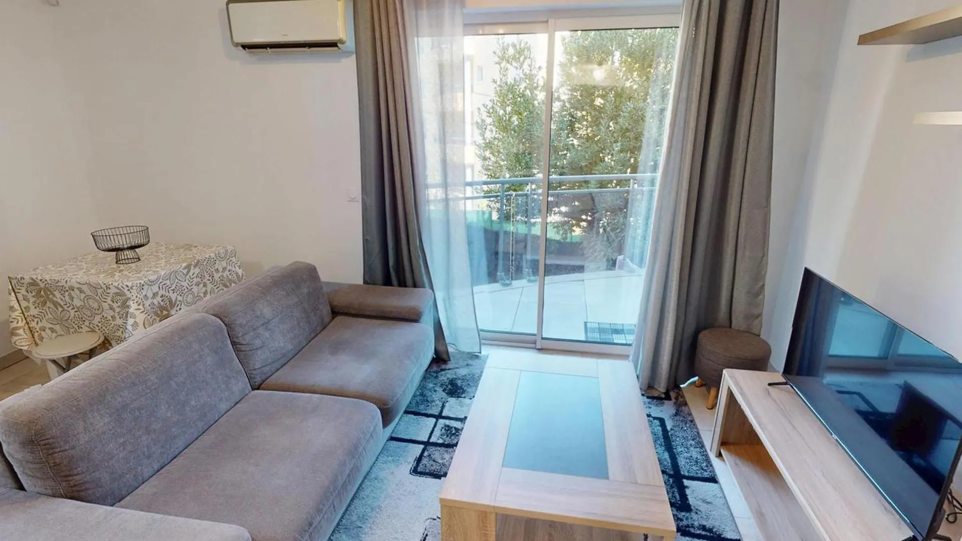 Apartment T2 Climatise Avec Balcon, Garage Et Wifi - Proche Mer Et Gare - Fr-1-196-371 Roquebrune-Cap-Martin